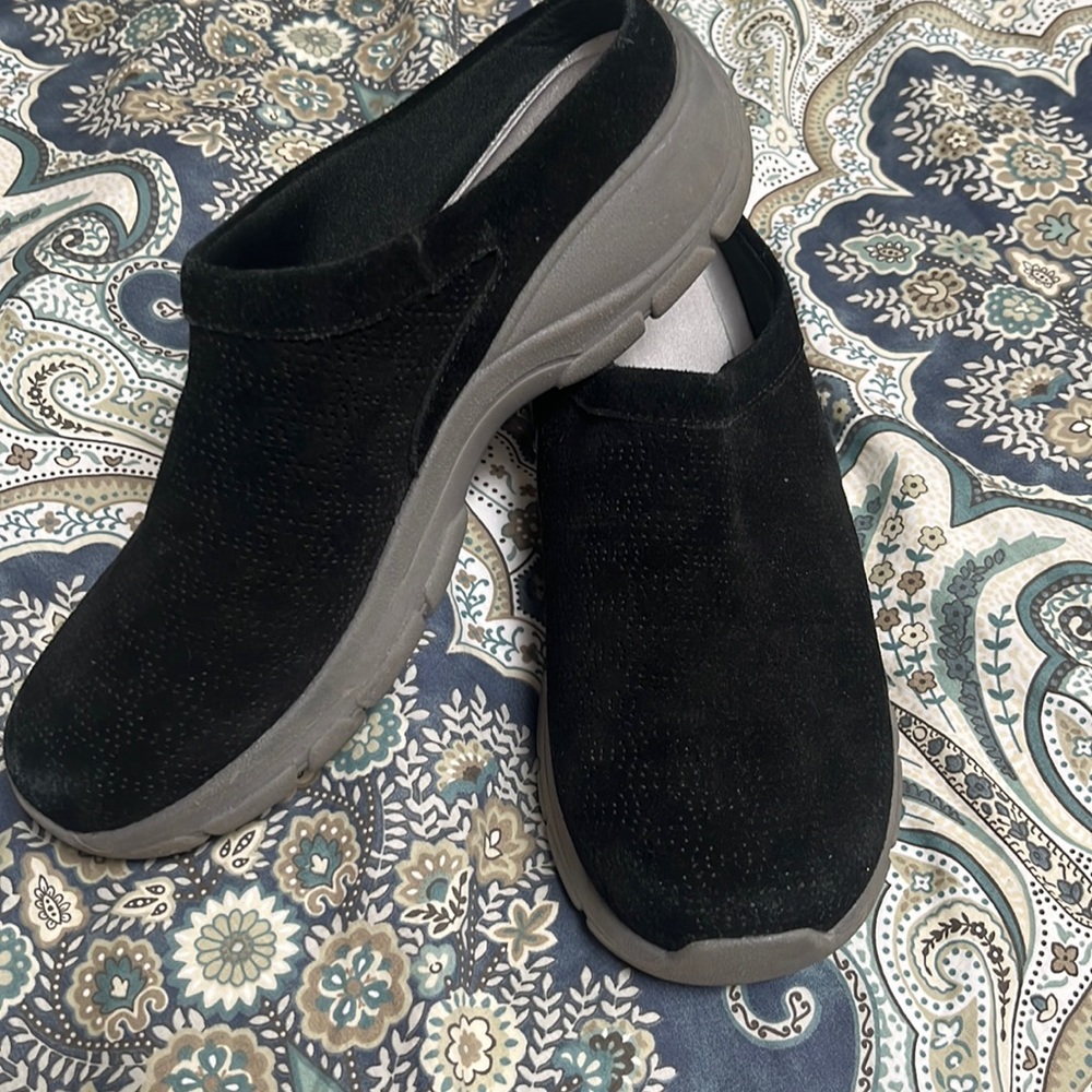 Lands’ End Black Suede All Weather Mule 9 1/2B. EEUC